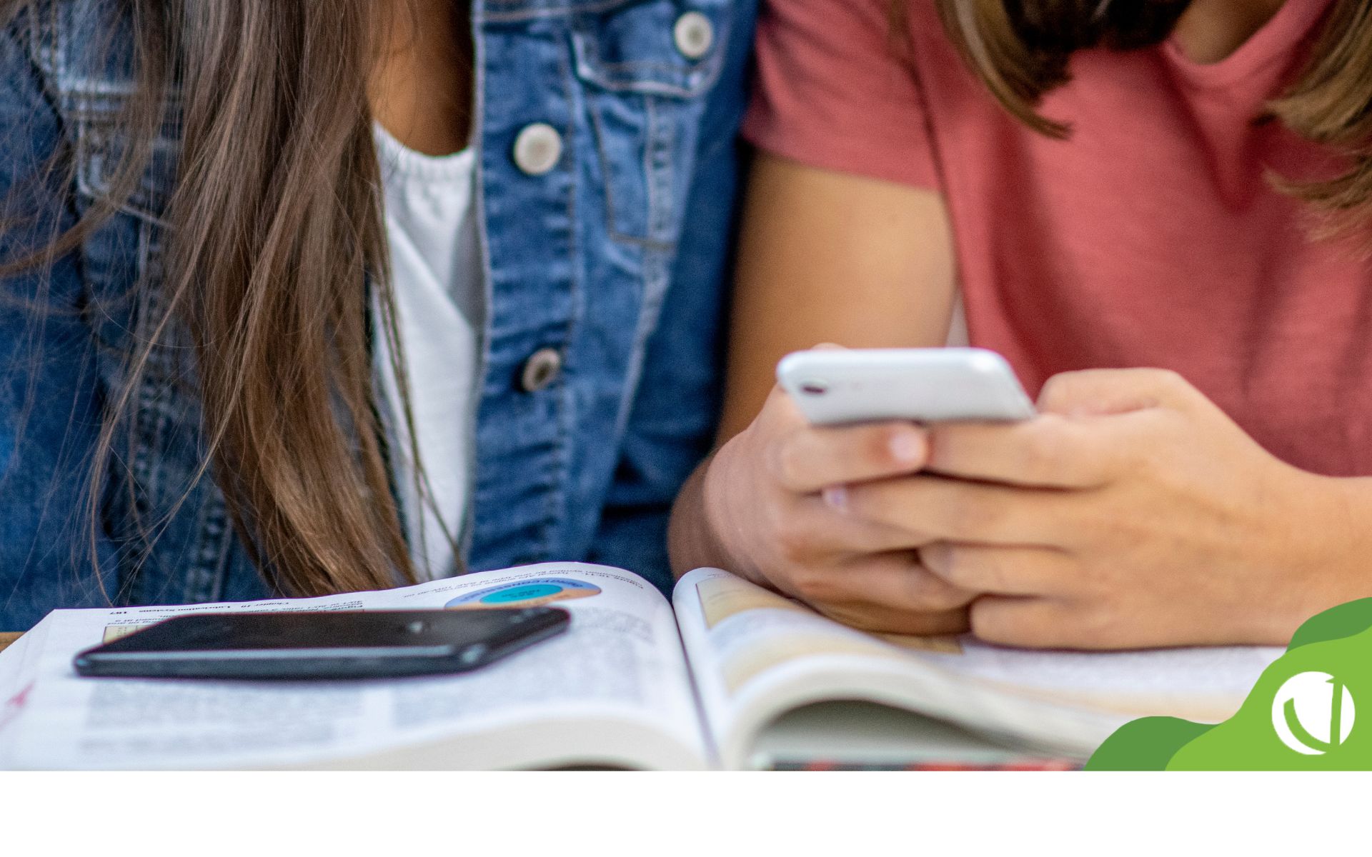 Uso de celulares dentro da escola: descubra benefícios, desafios e como integrar esse recurso ao ensino de forma estratégica.