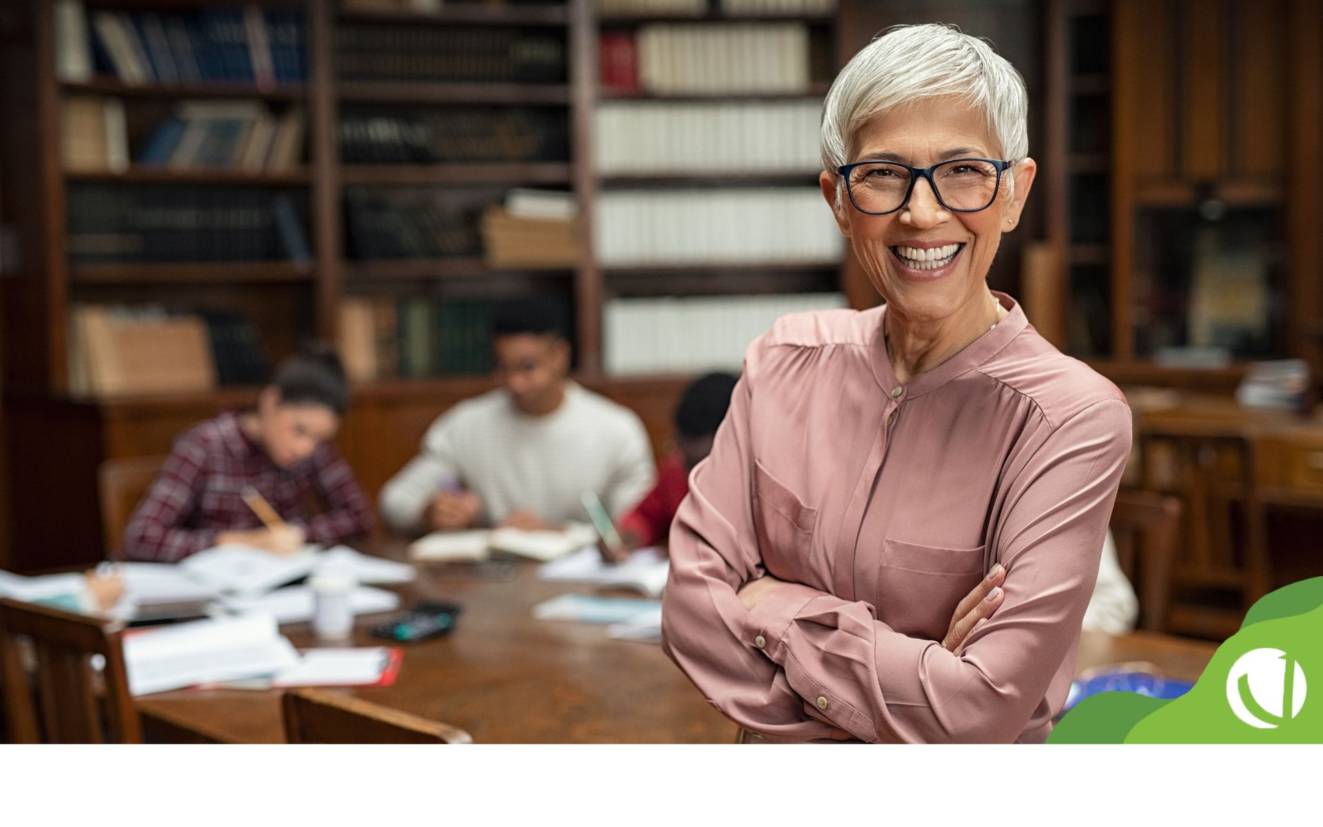 Conheça a história do URÂNIA, o software que há 40 anos transforma a gestão do horário escolar com eficiência, organização e tranquilidade.